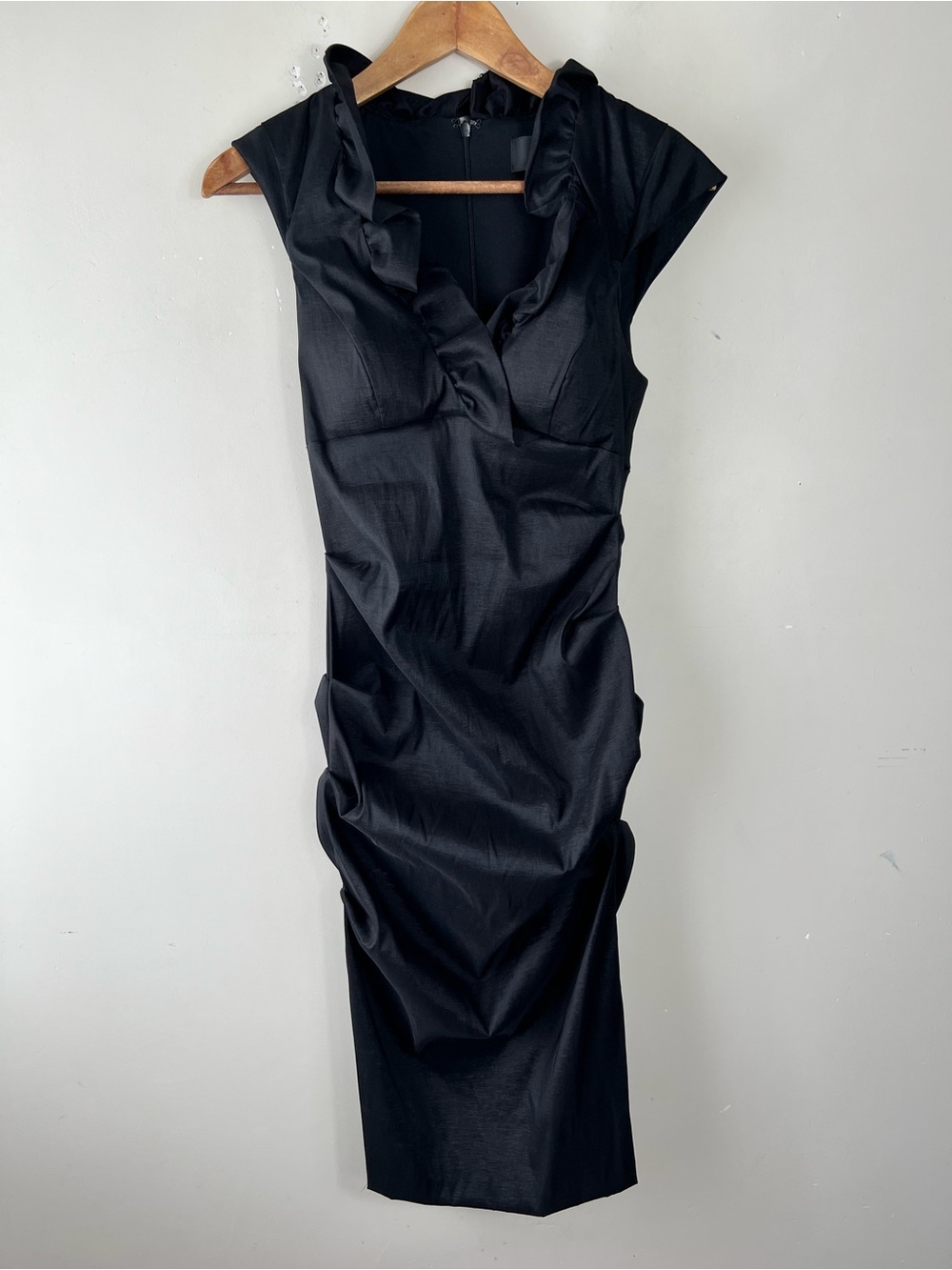 Ba Nites Black Ruffled Sleeveless Ruched Midi Dress Size 6 LBD Stretch Feminine